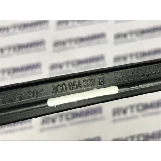 Накладка лобового стекла левая VW Passat B6 2005-2010 3C0854327B